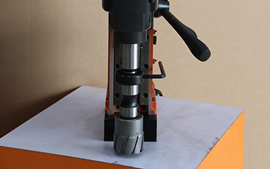 磁力鉆不能盲打，如何對(duì)超厚鋼板作業(yè)